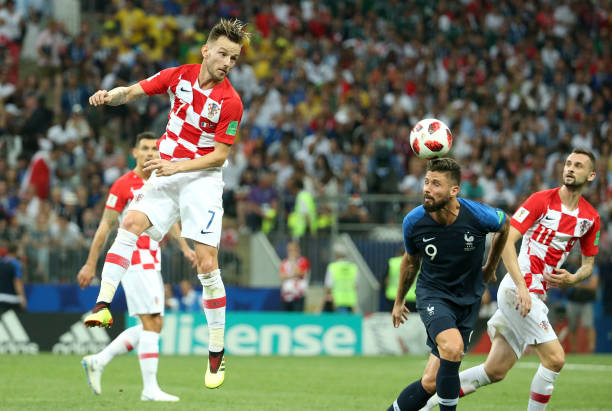 对方防线的 对方防线的